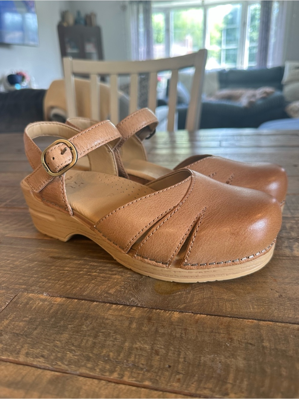 Dansko Margreta Mary Jane Honey Distressed Leather Clog Size 39 NWOT
